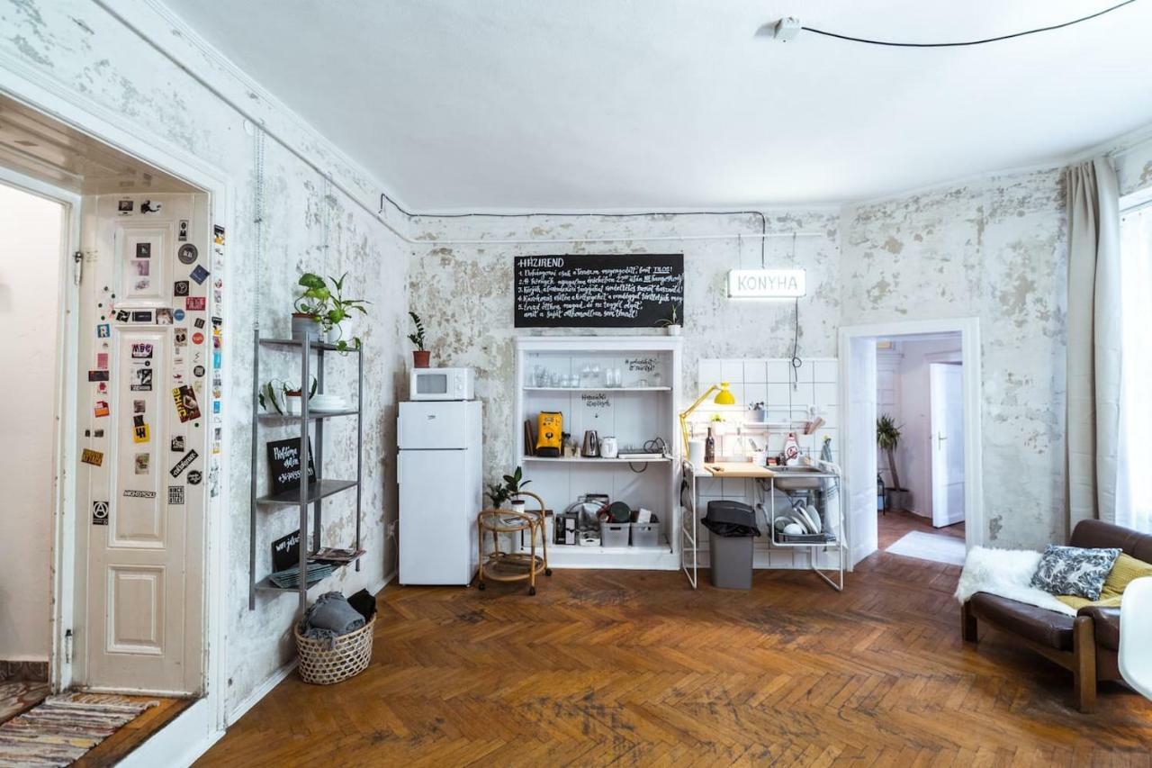 A Szoba Apartman Pécs Exterior foto